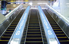 エスカレータステッカー